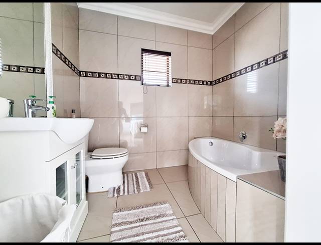3 BEDROOM FREESTANDING FOR SALE IN SHELLY BEACH